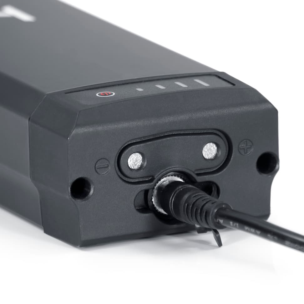 4803_0bdbbe55c9-bbp7208_bag-boy_volt_battery-plugged-in-closeup19944-full